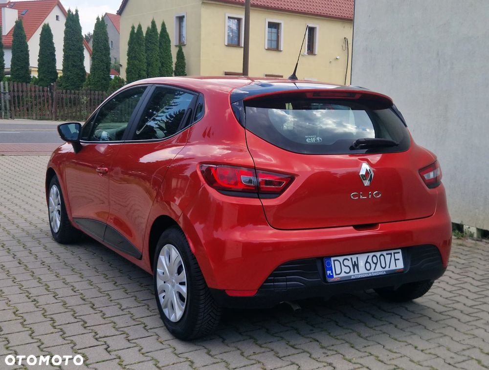 Renault Clio 1.2 16V 75 Experience - 22