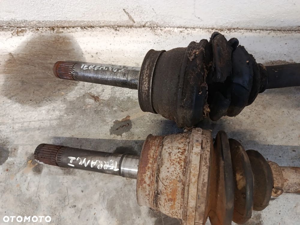 Półoś półosie prawa lewa Nissan terrano 1 - 2