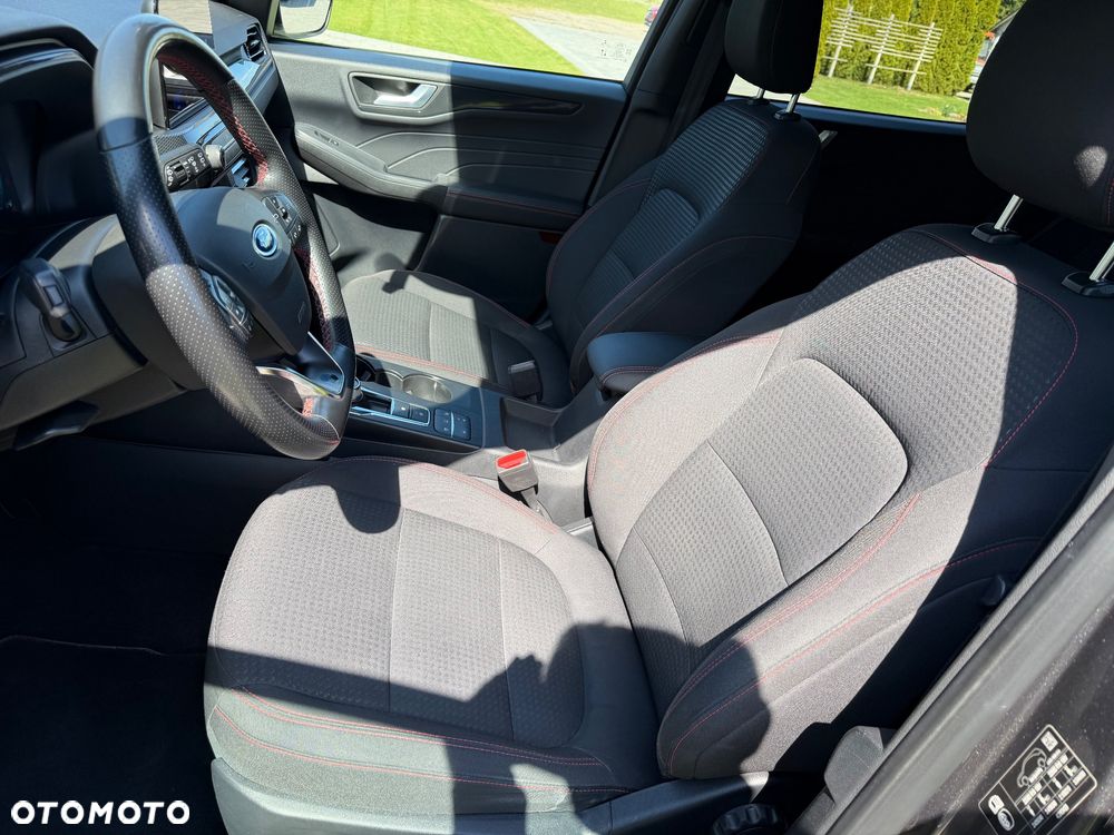 Ford Kuga 2.5 Duratec PHEV ST-LINE X - 30