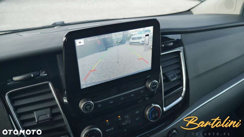 Ford Tourneo Custom - 12