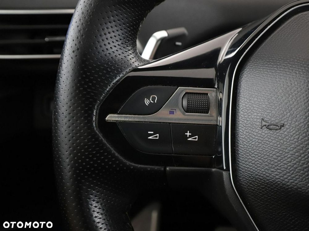 Peugeot 5008 1.6 BlueHDI Allure S&S EAT6 - 32
