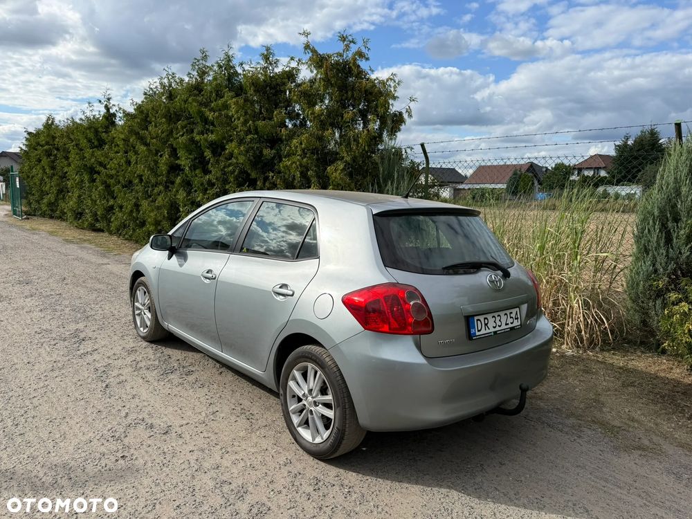 Toyota Auris 1.4 D-4D Luna - 4