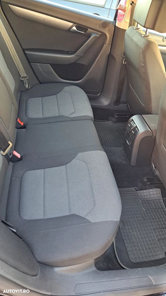 Volkswagen Passat Variant 1.6 TDI BlueMotion - 12