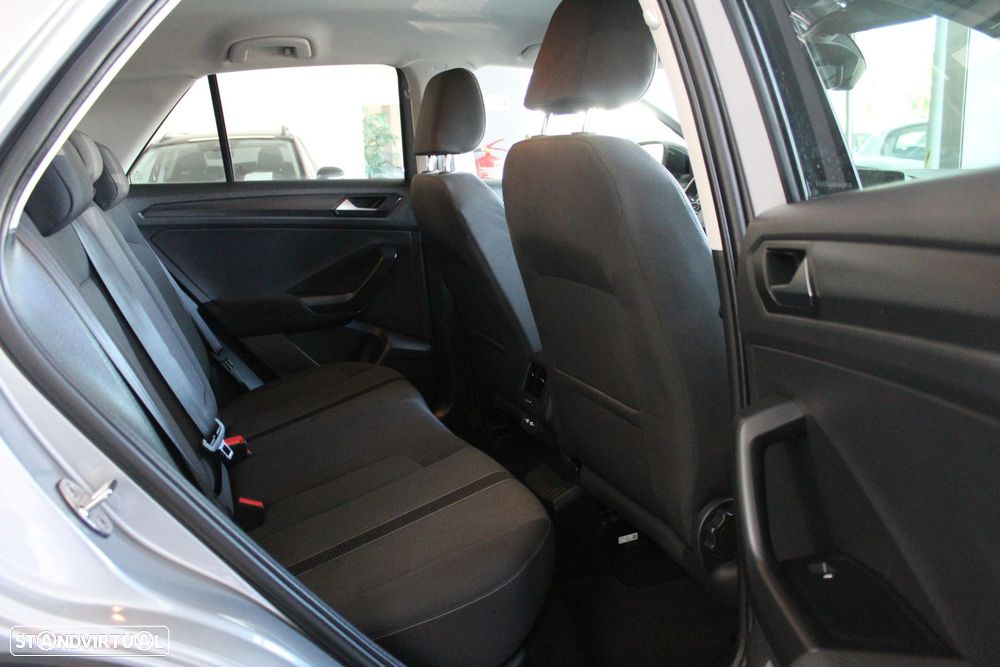 VW T-Roc 1.0 TSI Urban - 28
