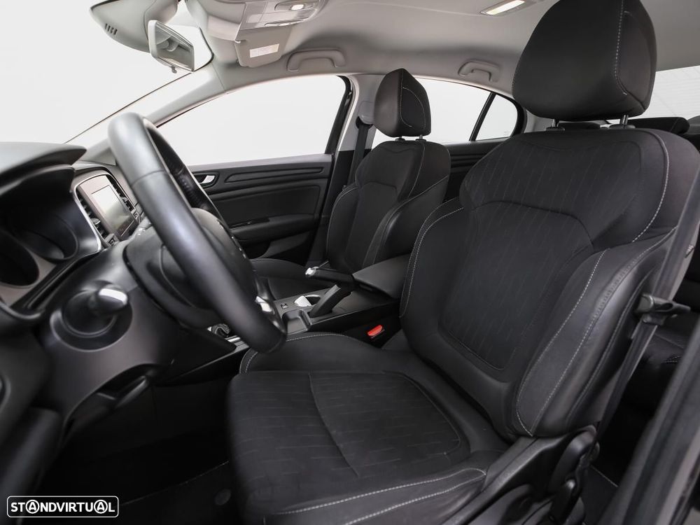 Renault Mégane Grand Coupe - 8