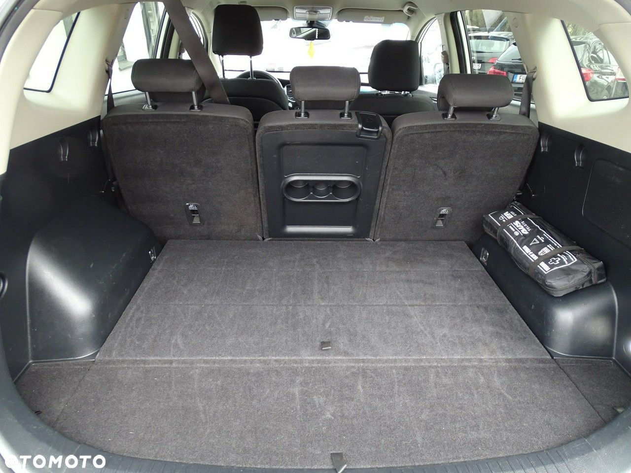 Kia Carens - 39