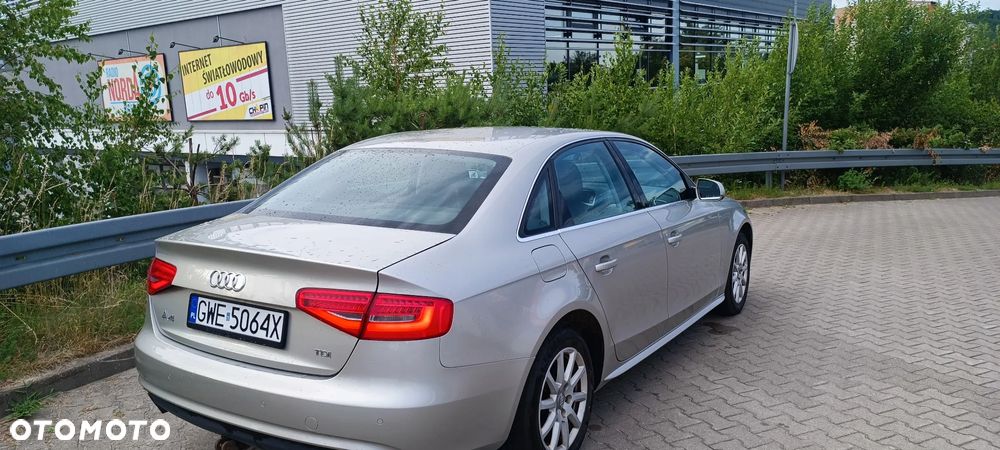 Audi A4 Limousine 2.0 TDI Limited Edition Multitr - 2