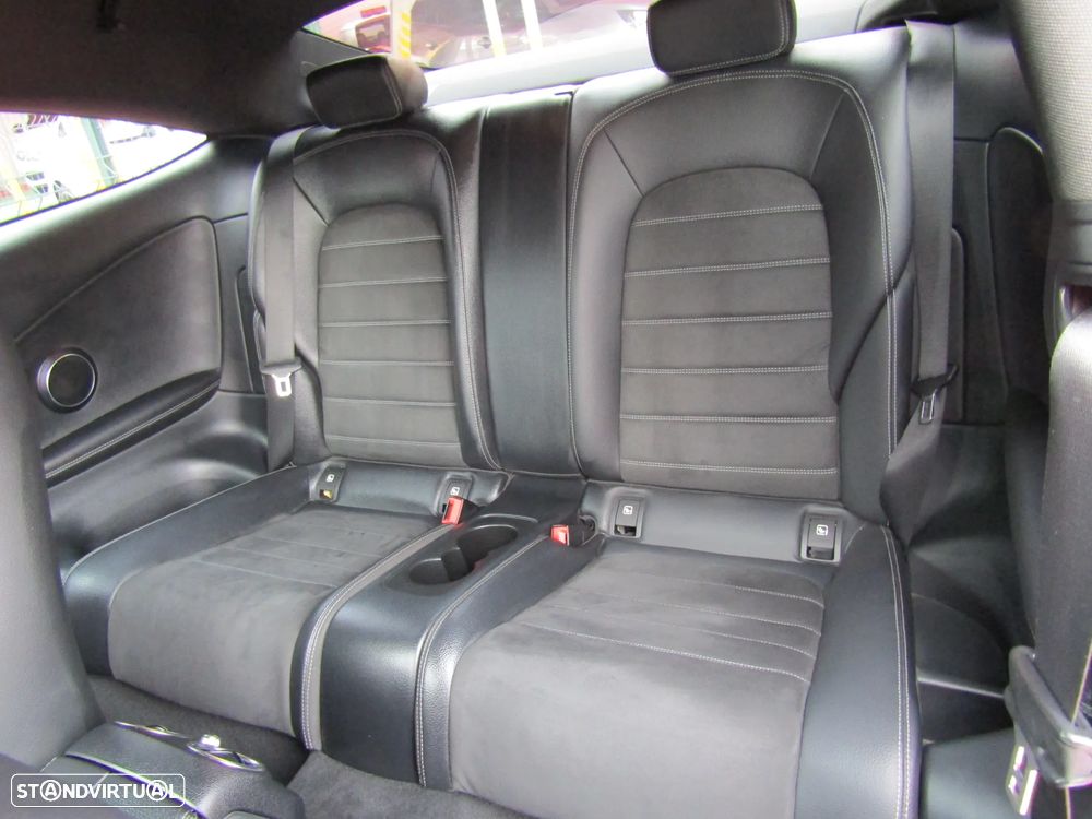 Mercedes-Benz C 180 AMG Line - 16