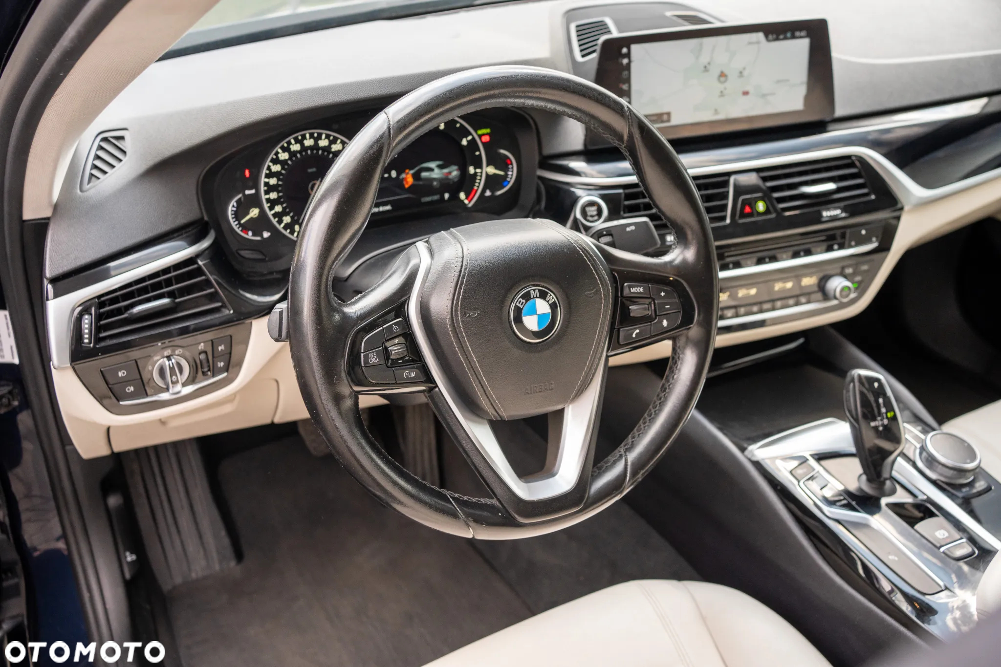 BMW Seria 5 520d Luxury Line - 14
