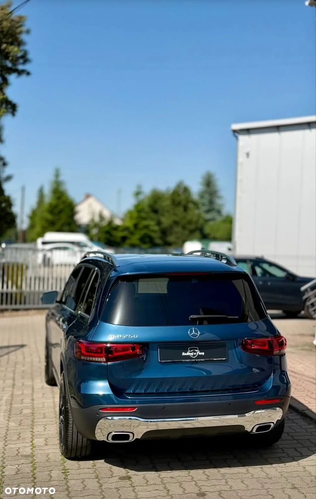 Mercedes-Benz GLB 250 8G-DCT Progressive - 13