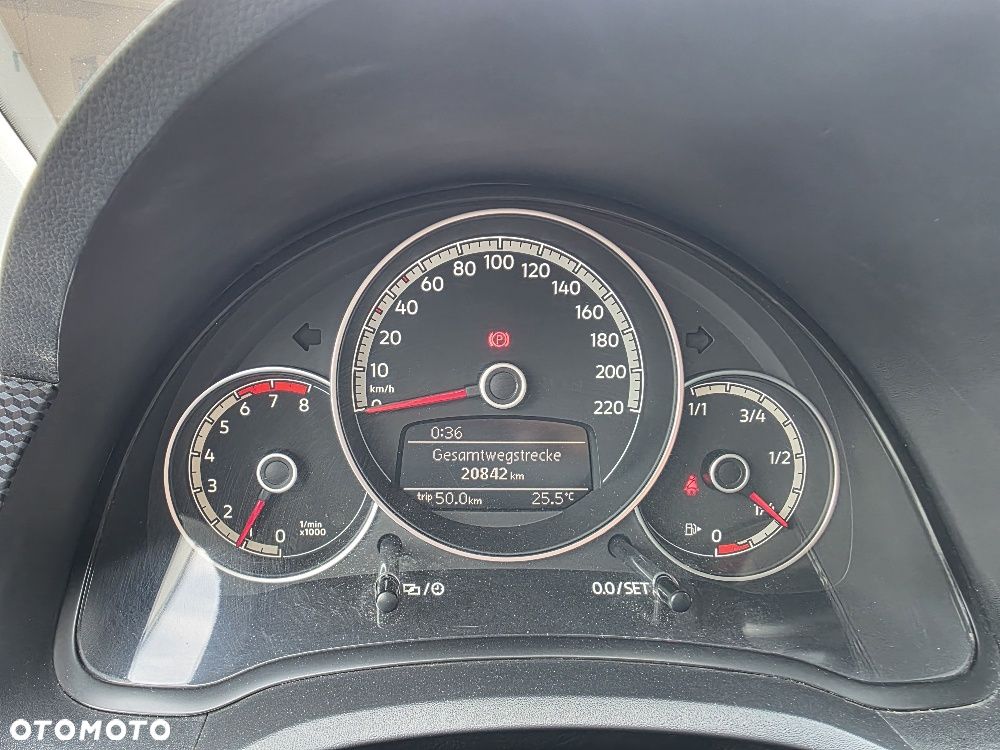 Volkswagen up! Active - 13