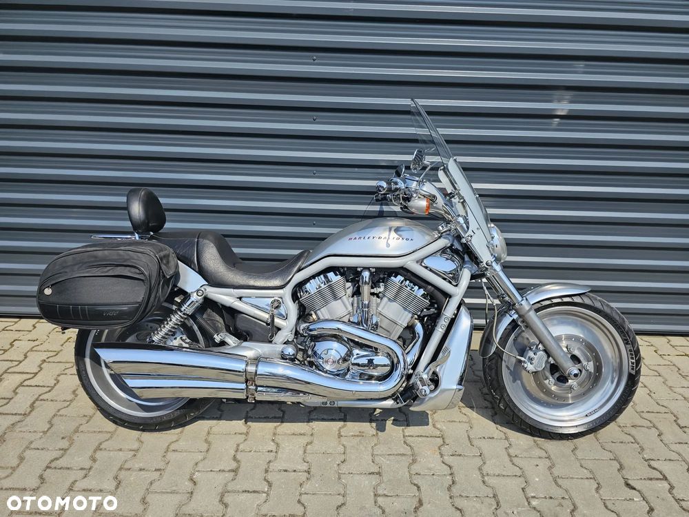 Harley-Davidson V-Rod Street Rod - 1