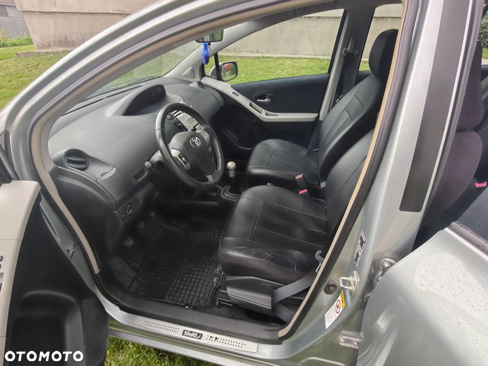 Toyota Yaris - 5