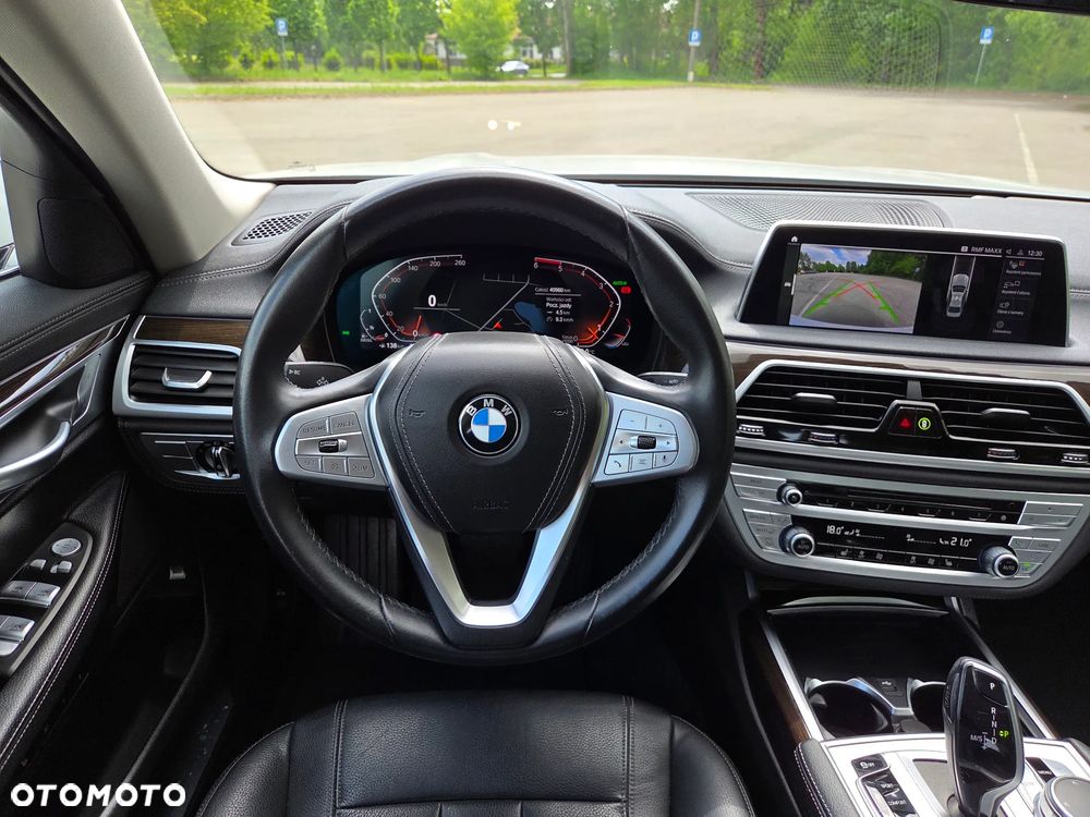 BMW Seria 7 730Ld mHEV - 9