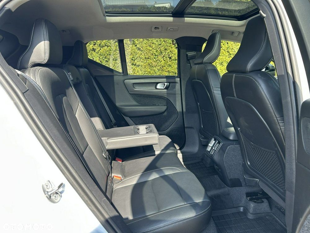 Volvo XC 40 B5 B AWD Geartronic RDesign - 9