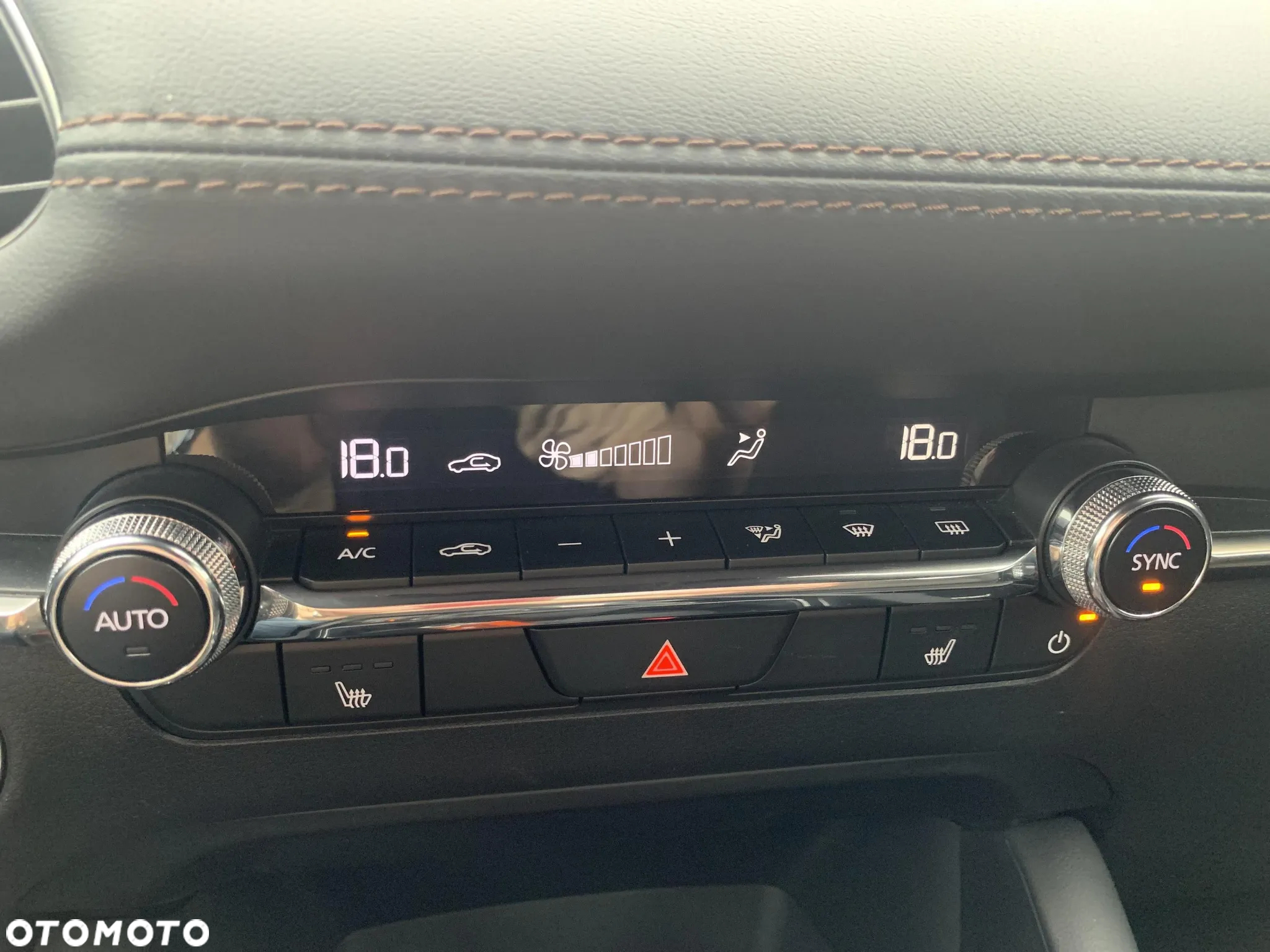 Mazda 3 2.0 mHEV Exclusive Line - 17
