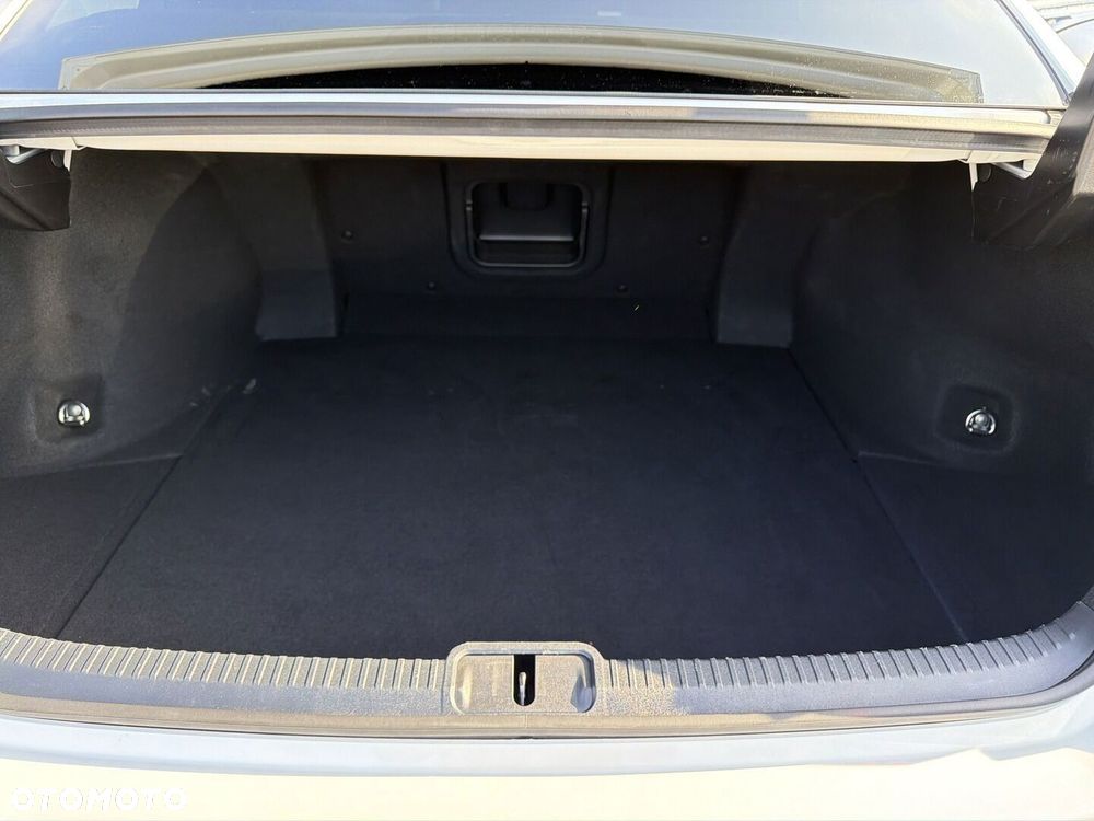 Lexus ES 300h Prestige - 13