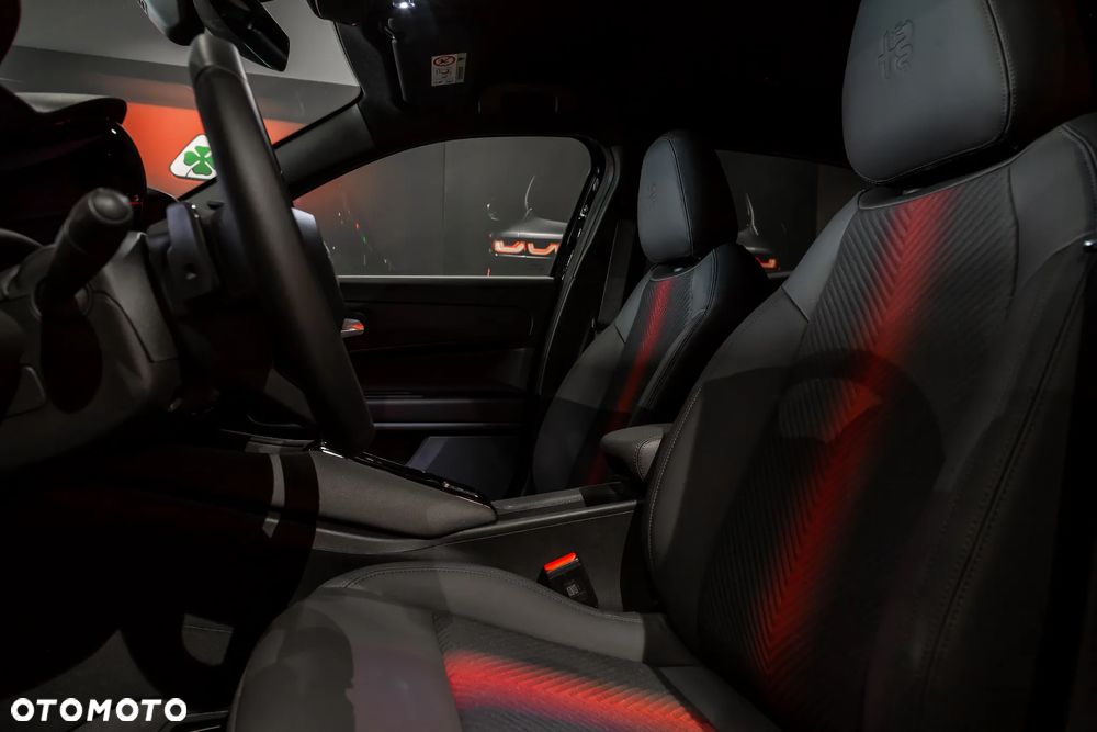 Alfa Romeo Junior ver-1-2-mhev-ibrida-speciale-edct - 12