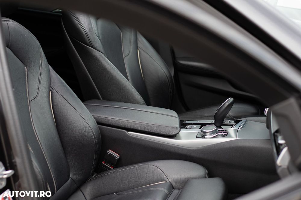 BMW Seria 5 530d xDrive AT - 7