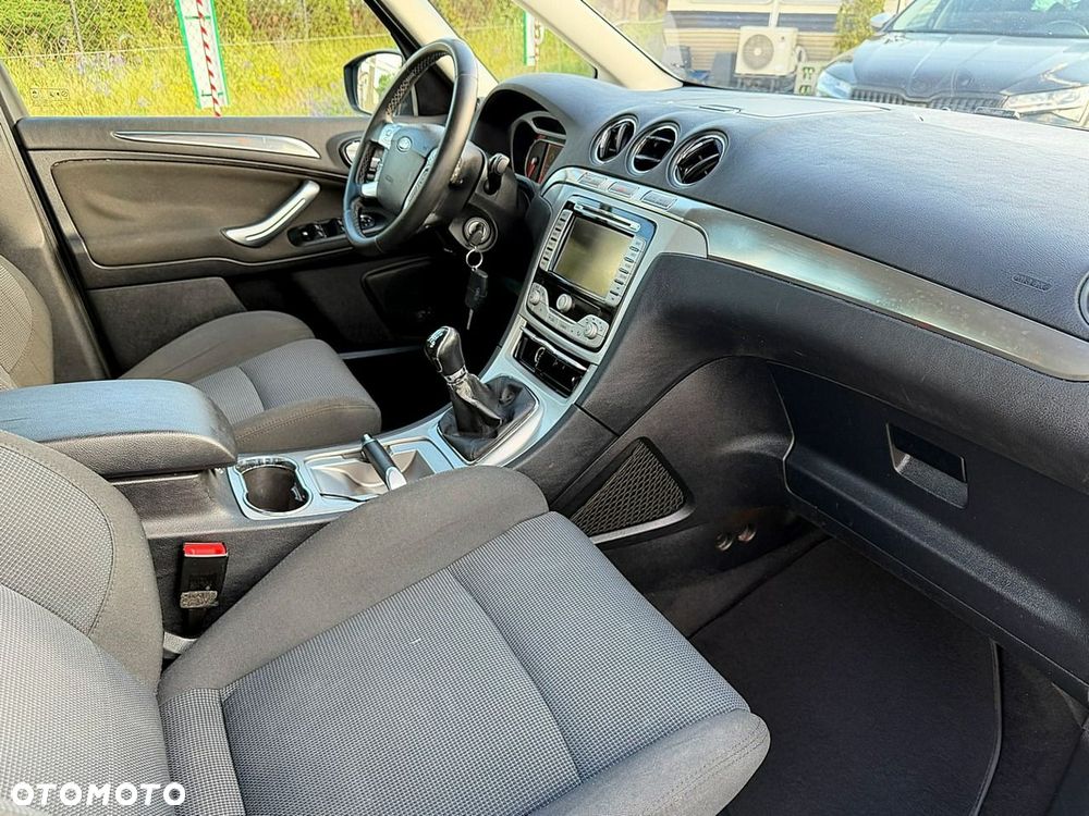 Ford Galaxy - 11