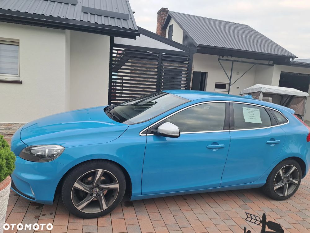 Volvo V40 D2 R-Design - 3