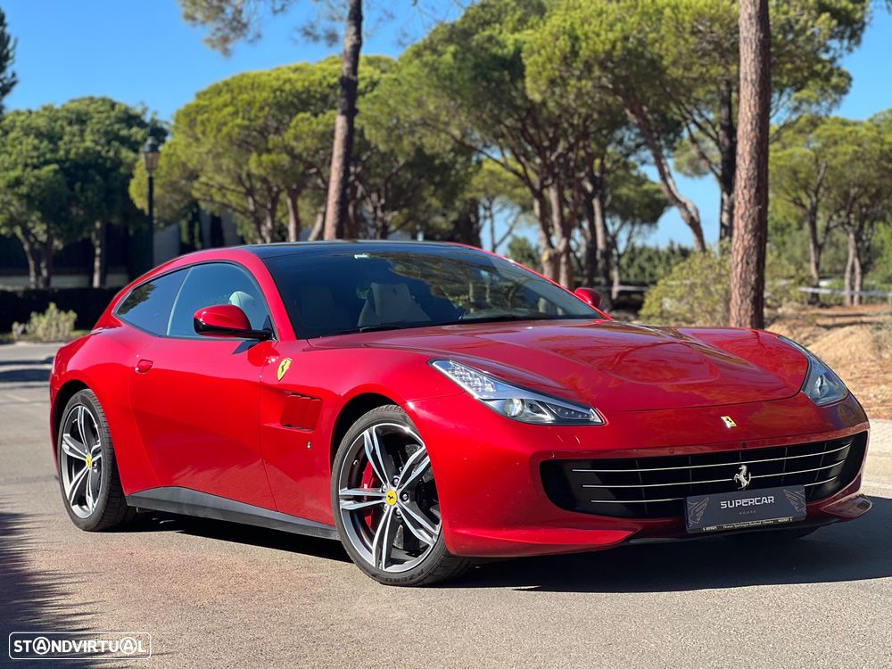 Ferrari GTC4 Lusso - 2