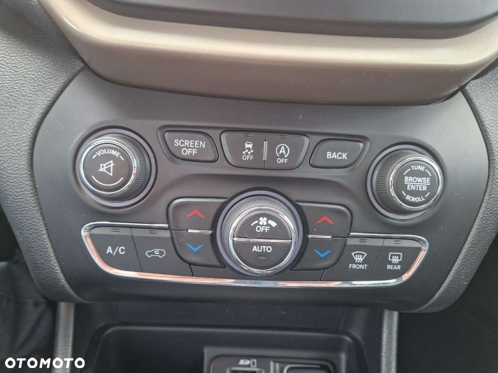 Jeep Cherokee 3.2 V6 Active Drive I Limited - 15