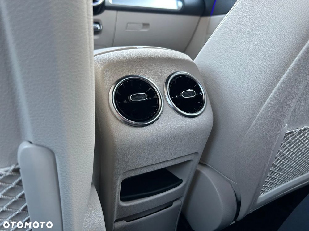 Mercedes-Benz GLB - 37