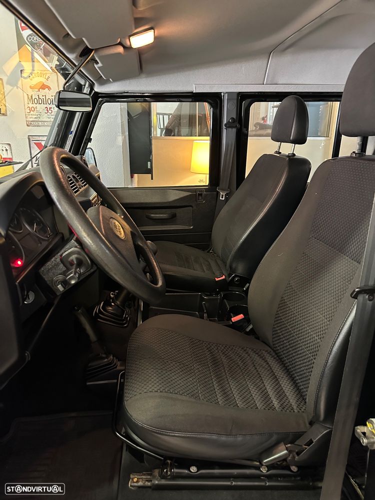 Land Rover Defender 110 CC 2.4 CRD E - 16