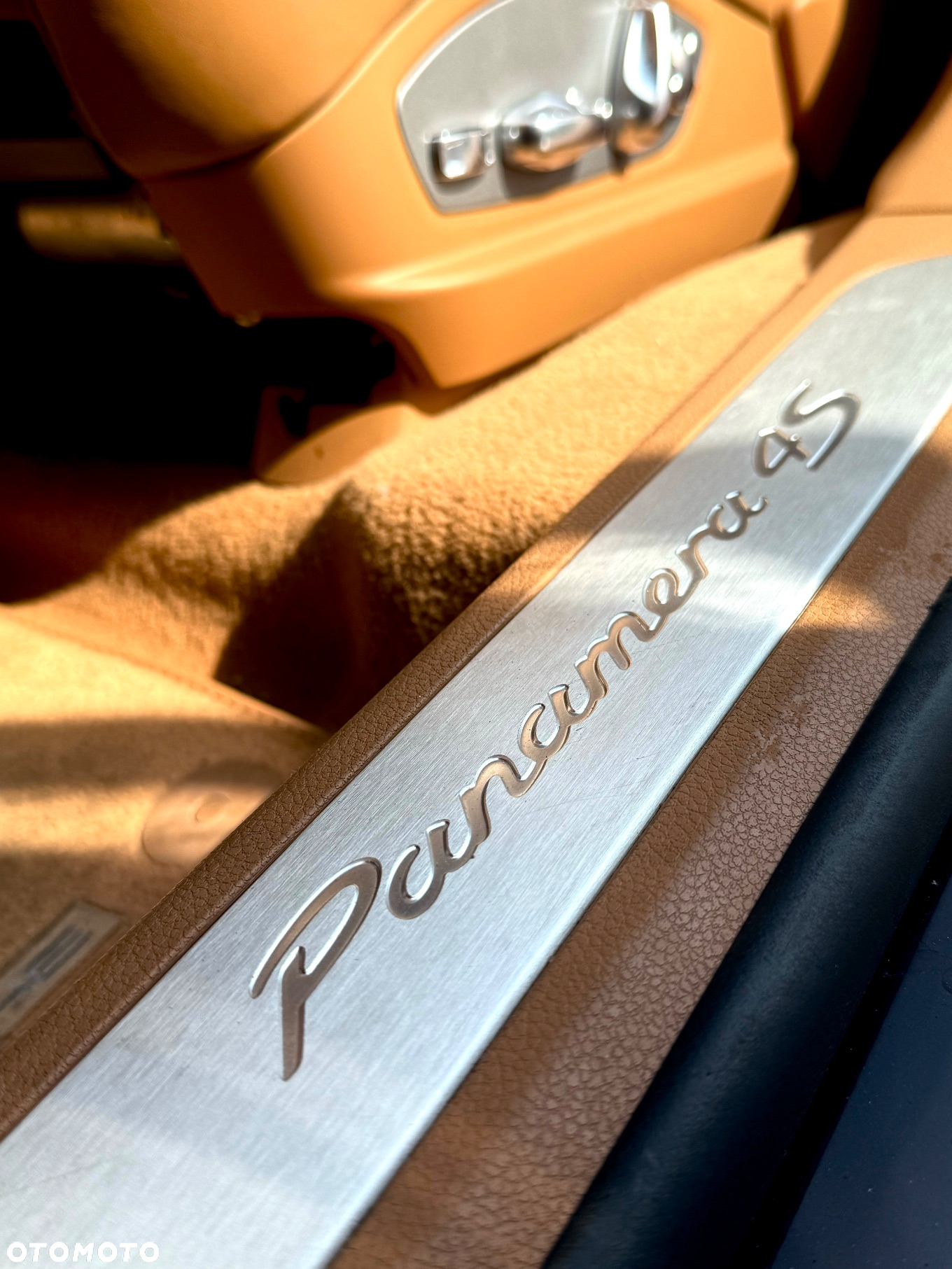Porsche Panamera 4S - 25