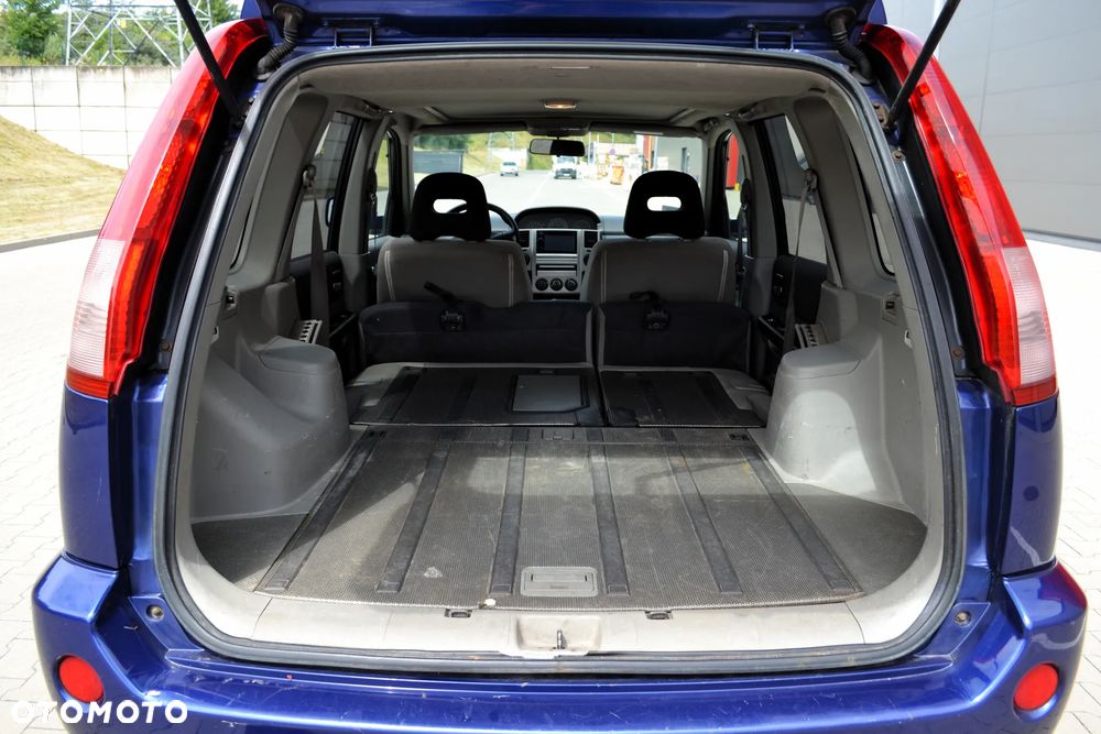 Nissan X-Trail 2.0 Comfort - 35
