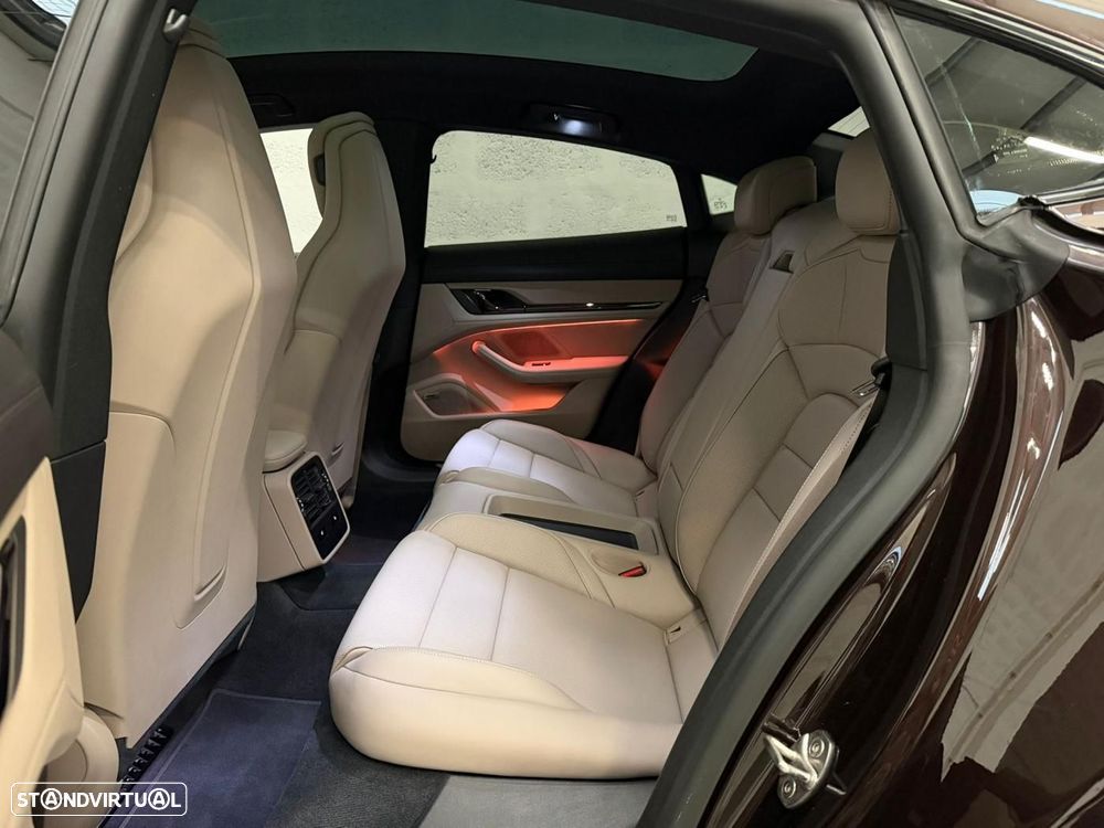 Porsche Taycan 4S - 42