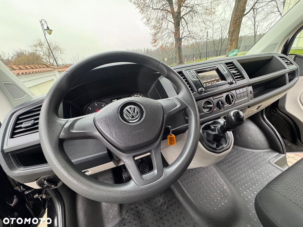 Volkswagen Multivan - 34