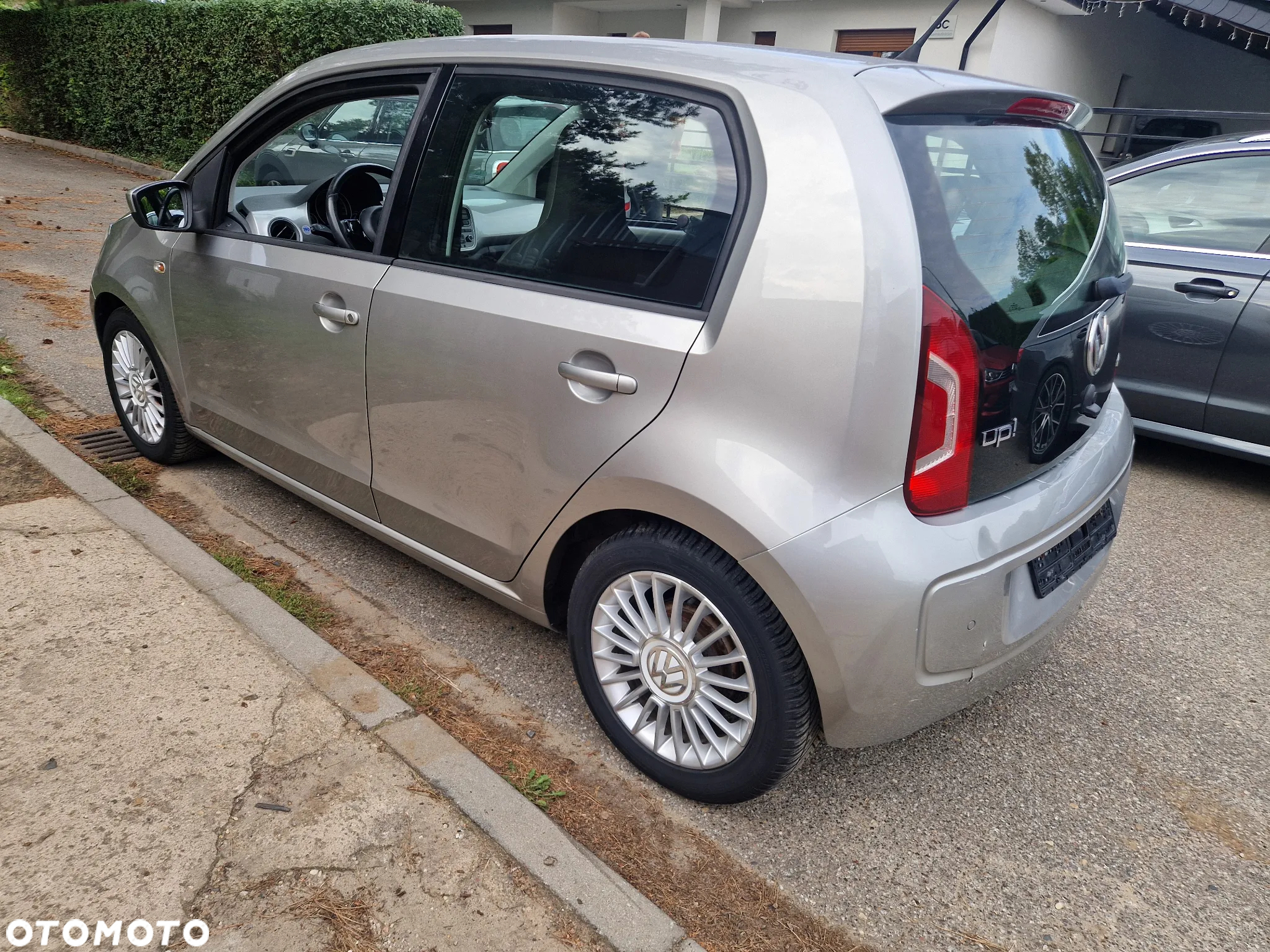 Volkswagen up! (BlueMotion Technology) move - 5