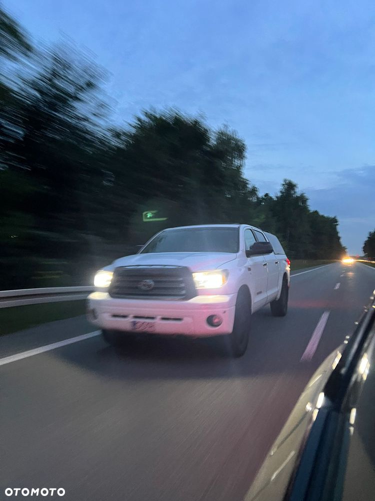 Toyota Tundra 5.7 4x4 Double Cab SR5 - 8