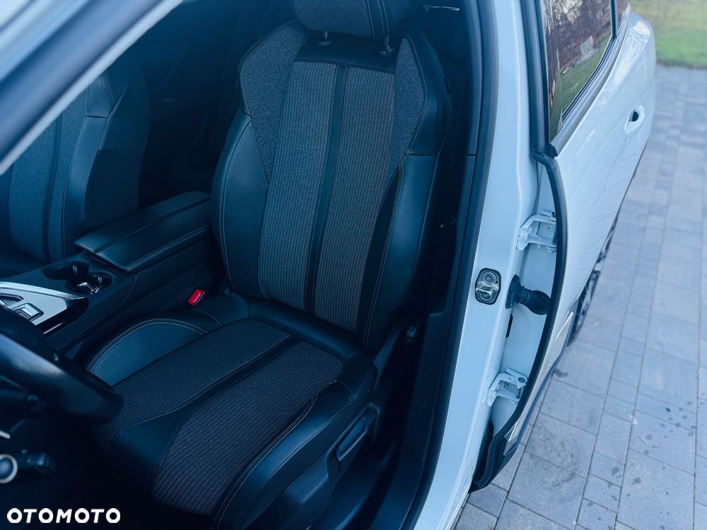 Peugeot 3008 BlueHDi 130 Stop & Start EAT8 Allure - 5