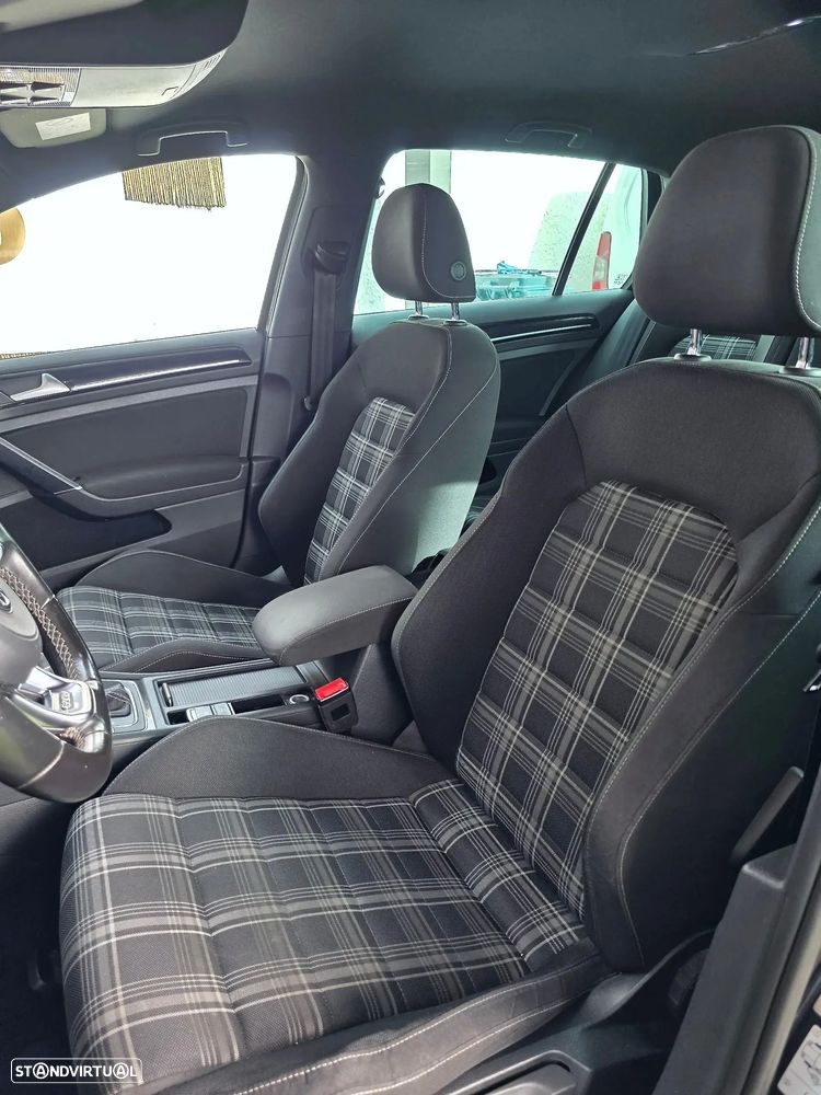 VW Golf 2.0 TDI GTD DSG - 22