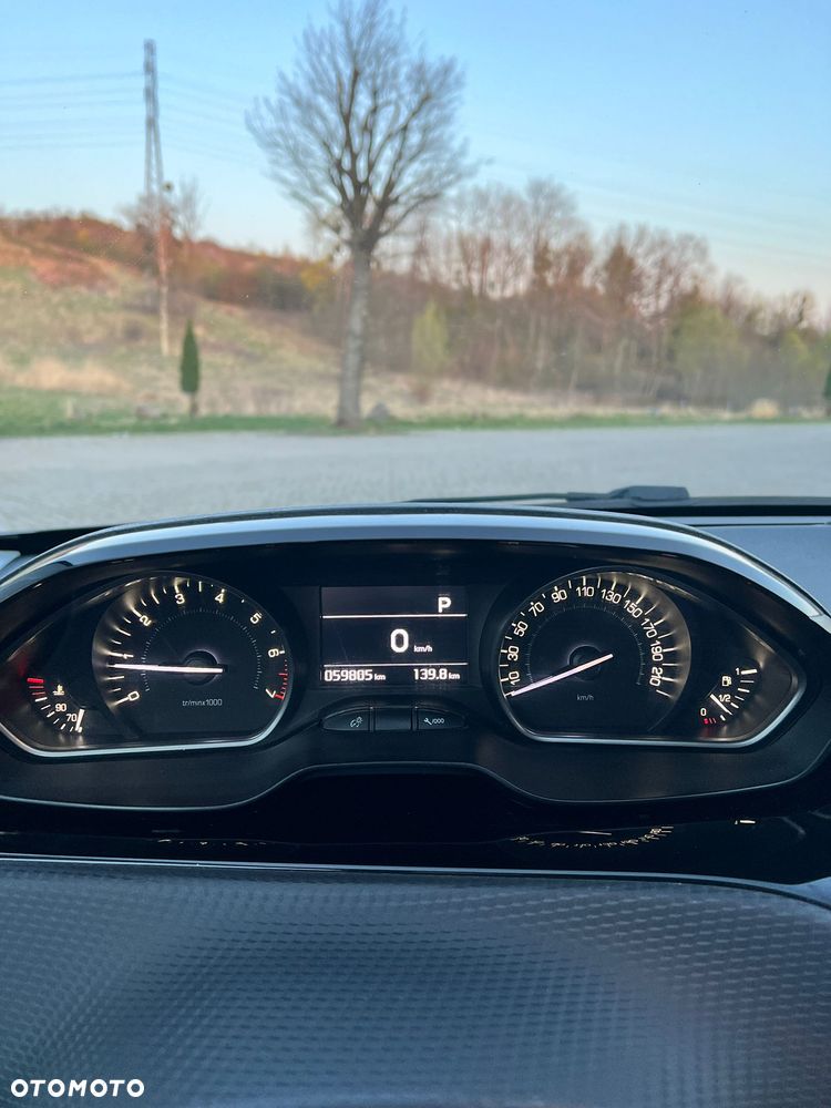 Peugeot 208 1.2 PureTech Allure S&S EAT6 - 10