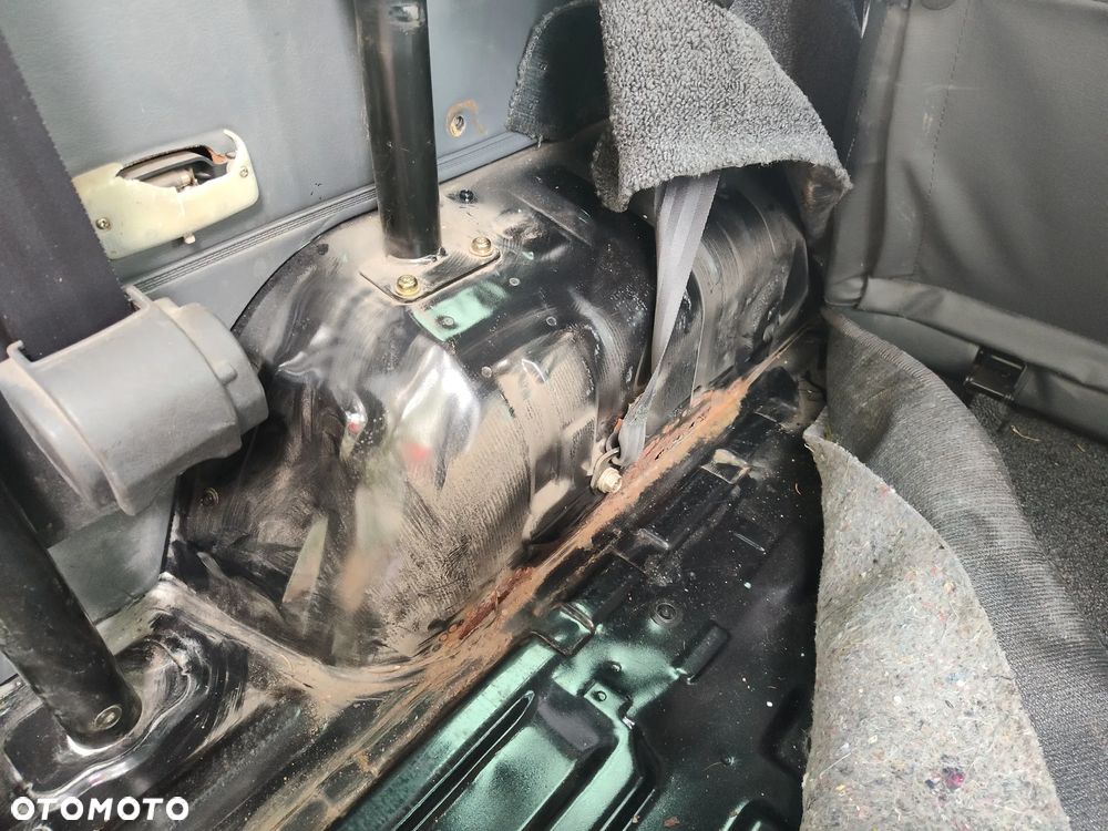 Daihatsu Feroza - 18