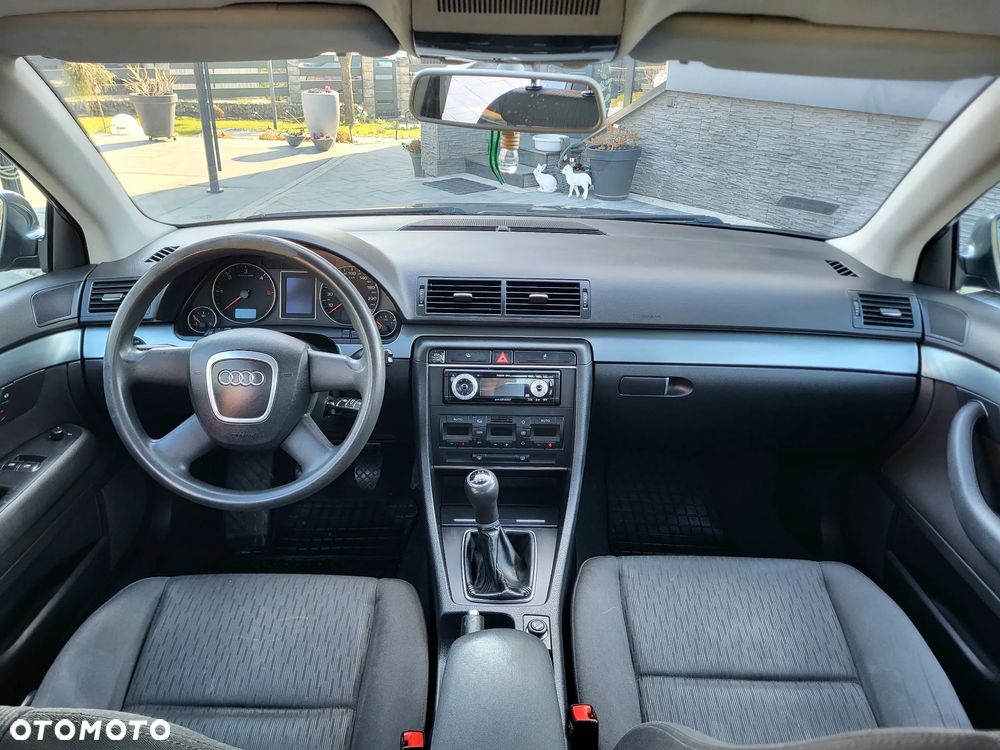 Audi A4 Limousine - 10