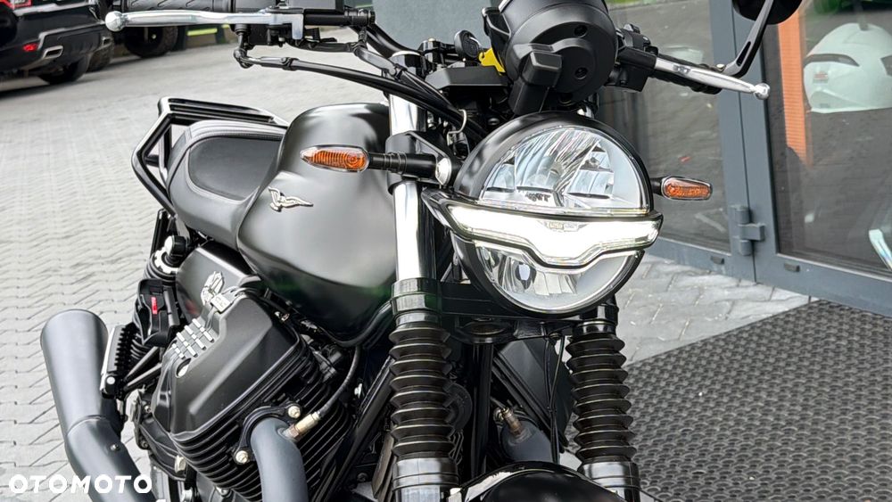 Moto Guzzi V7 - 23