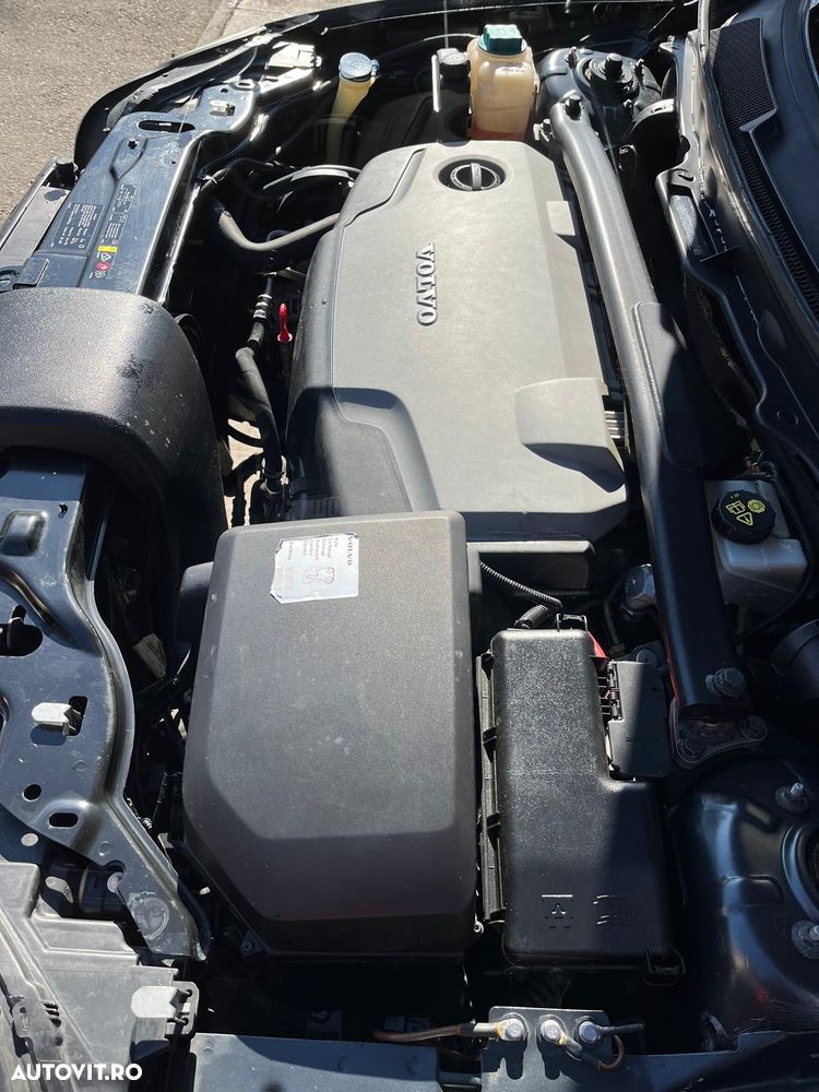 Volvo XC 90 D5 AWD Geartronic Momentum - 8