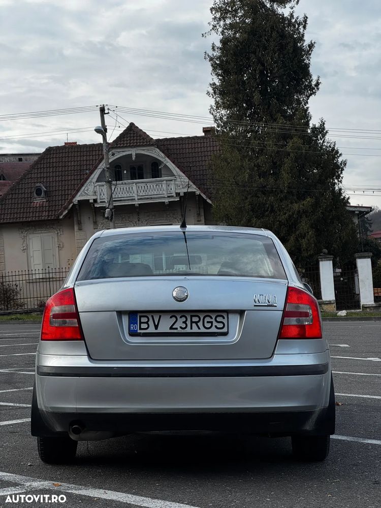 Skoda Octavia 1.6 Ambiente - 3