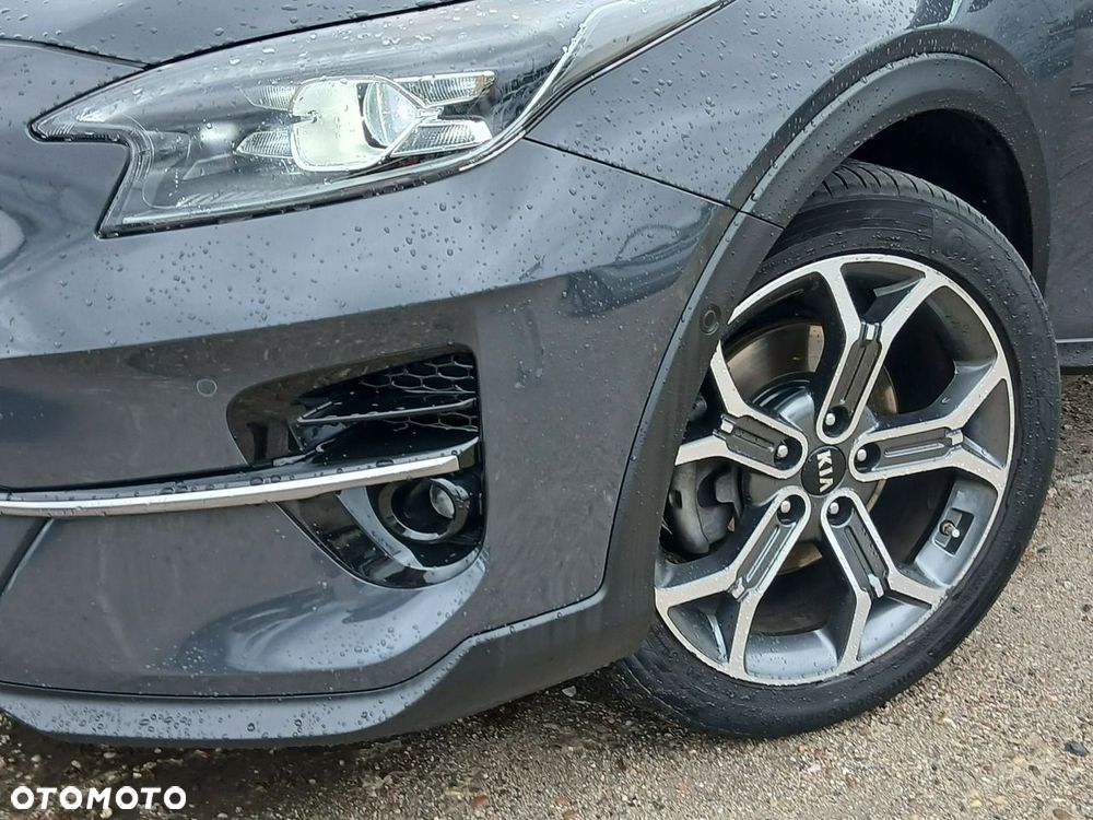 Kia XCeed - 32