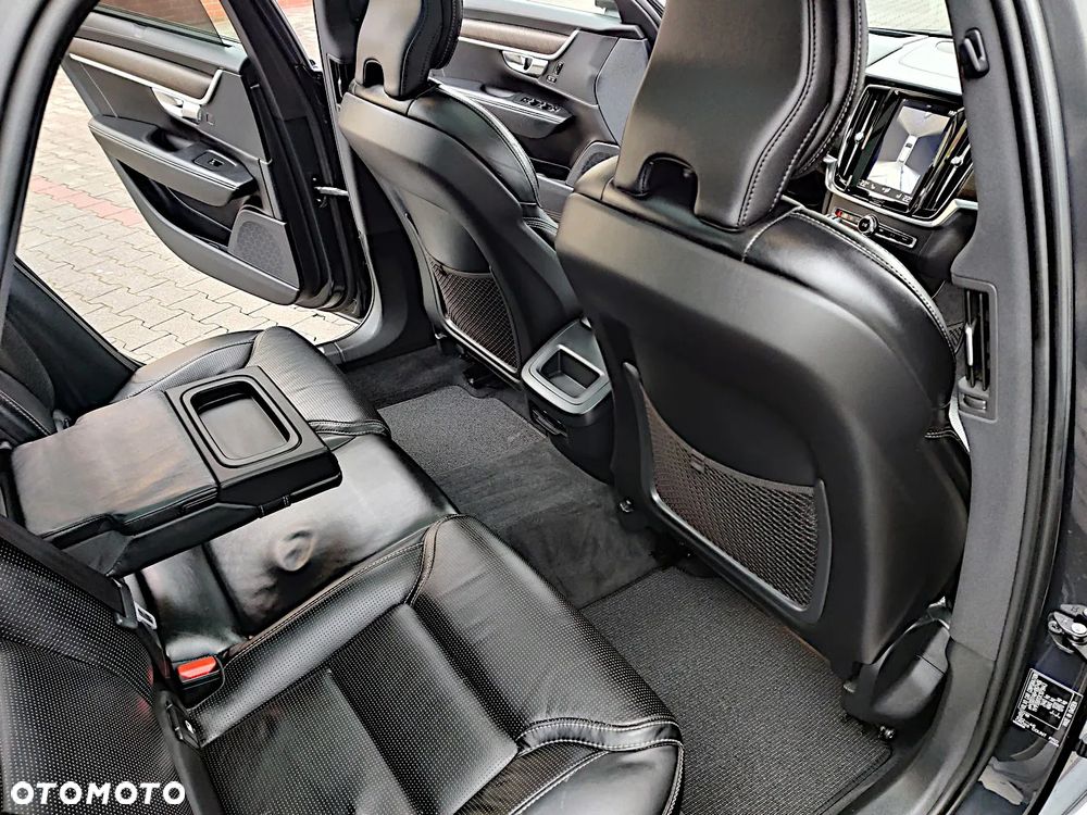 Volvo V90 Cross Country D5 AWD Geartronic Pro - 27