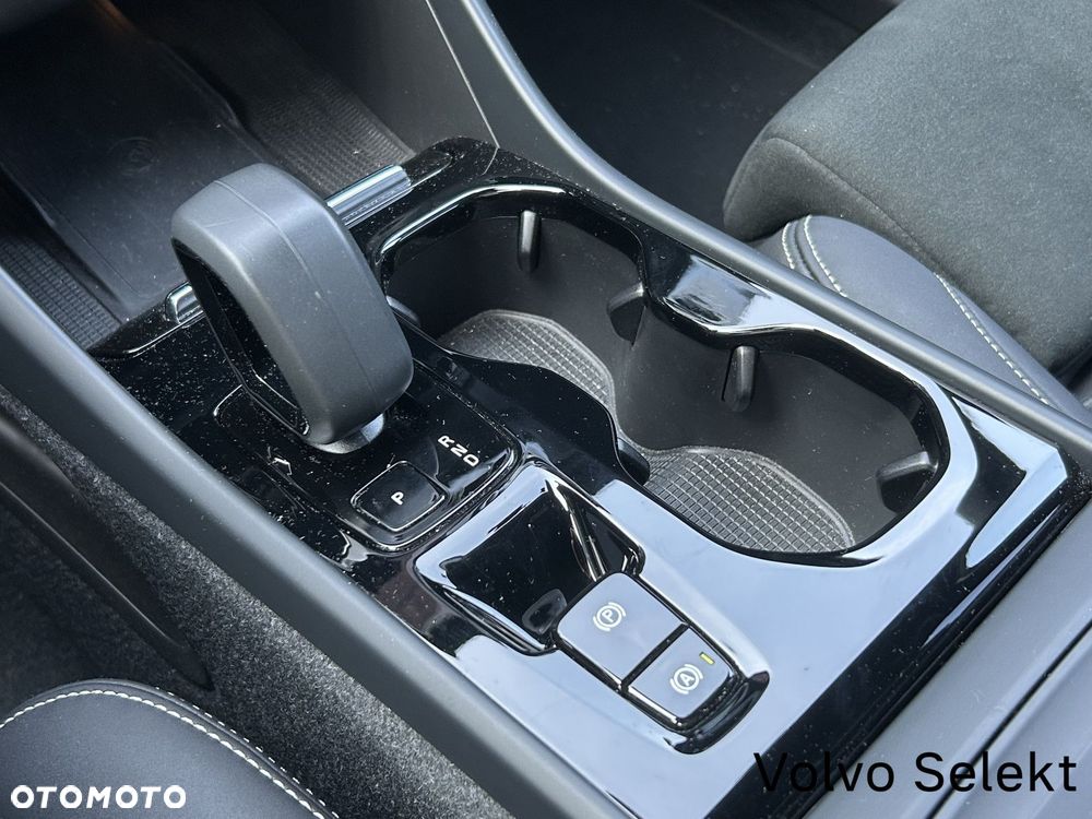 Volvo XC 40 - 25