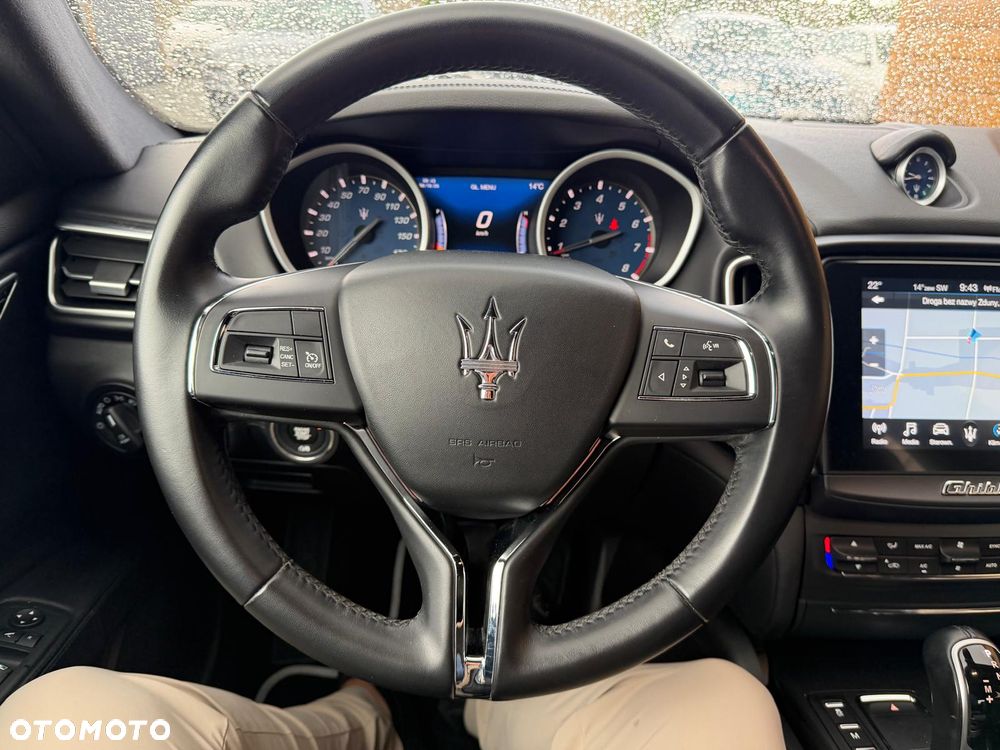 Maserati Ghibli GranSport - 18