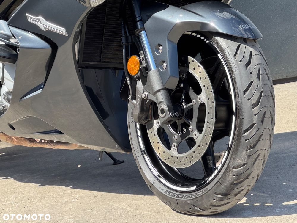 Yamaha FJR - 4