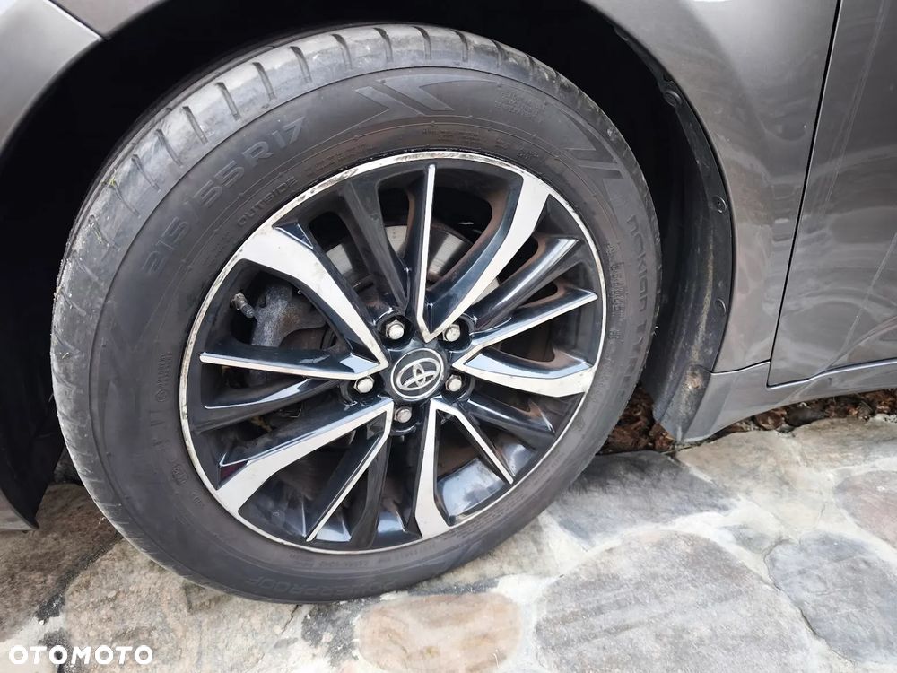 Toyota Avensis 1.8 Active - 6