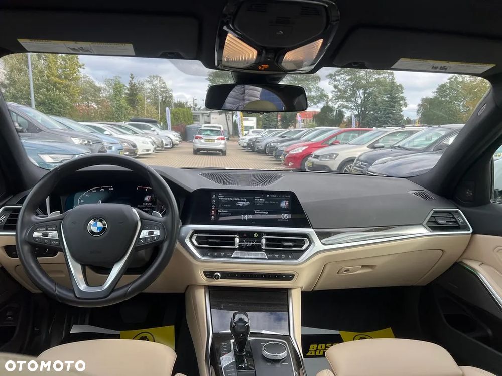 BMW Seria 3 330i Luxury Line - 14